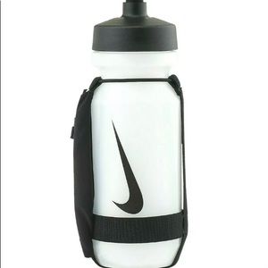 New Nike Minimal Handheld 22 oz. Bottle